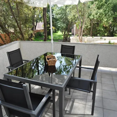 Delightful At Moriani-plage With Garden 圣尼科劳